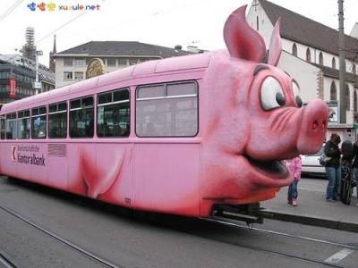 搞怪的猪头列车